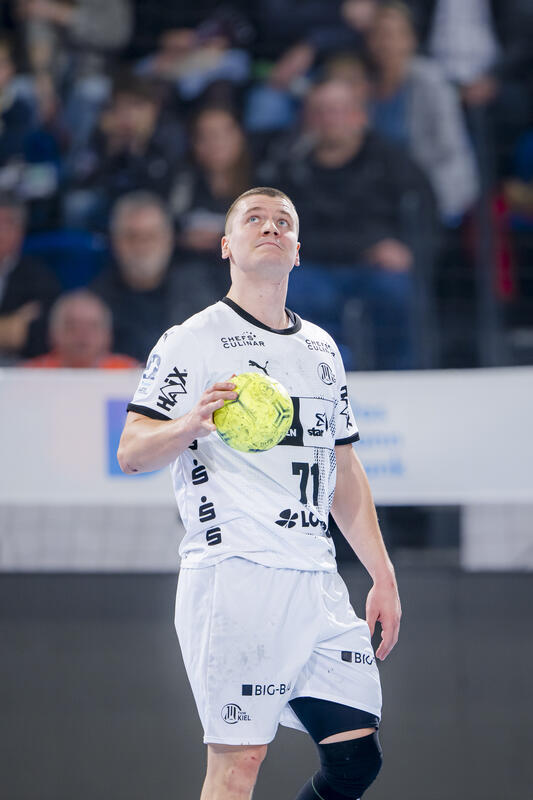 SG BBM Bietigheim vs THW Kiel 24:39 (11:22)