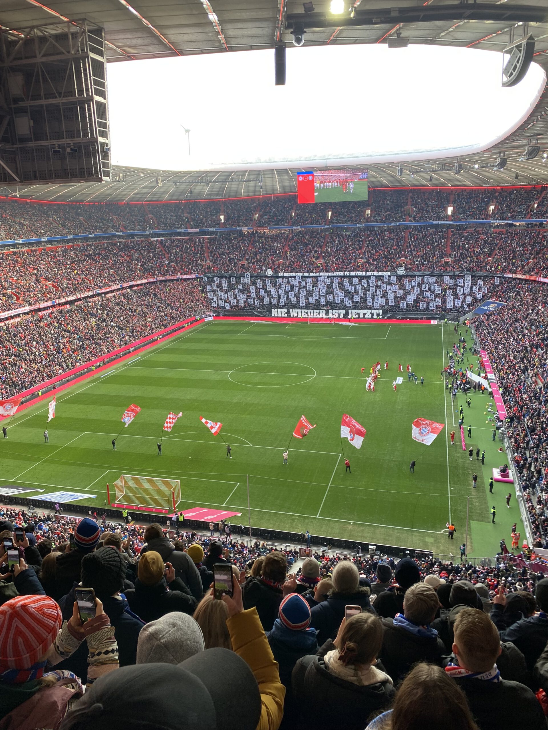 Bayern München vs Holstein Kiel 4:3