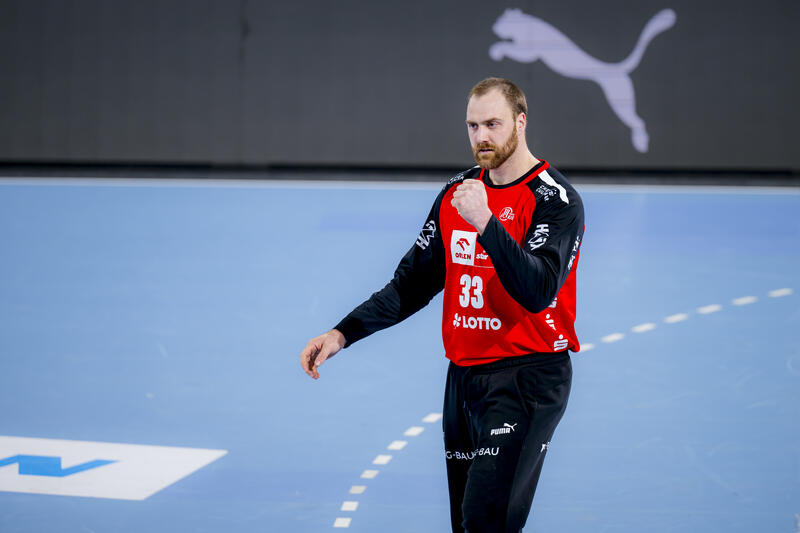 Kiels Torhüter Andreas Wolff ballt seine Faust.