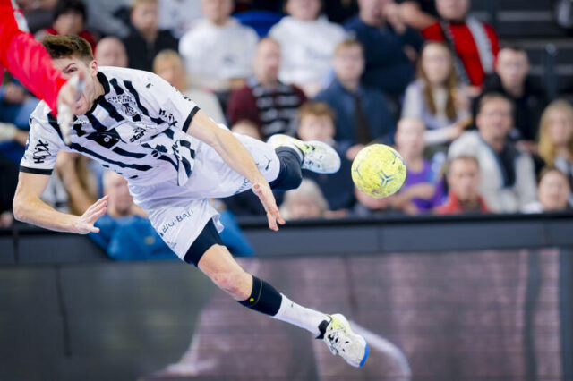 BL, THW Kiel – HC Erlangen 28:25 (14:13)